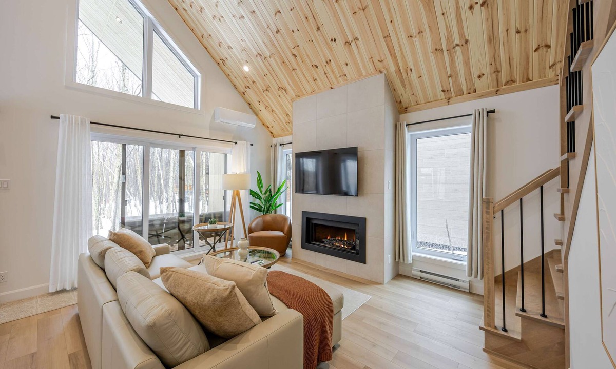 Pont-Rouge Ski Chalet | ØM de Portneuf Spa prive Chalet moderne Nature