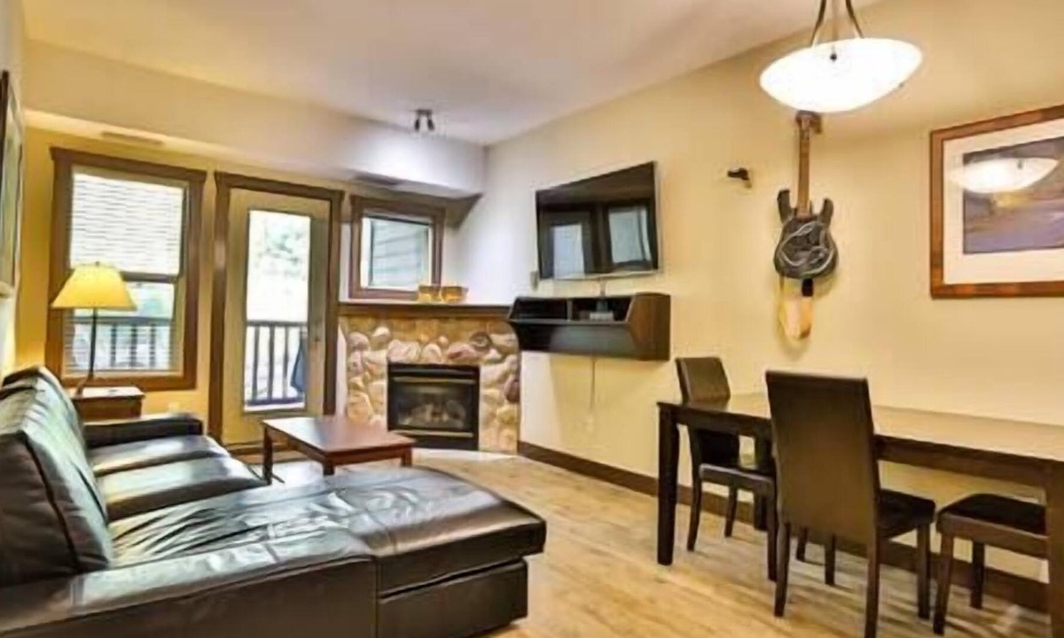 East Kootenay Condo | 1 Bedroom King Suite @ Silver Rock