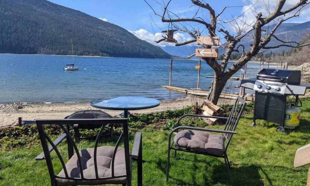Nelson House | #1 Getaway Cabins Water Front