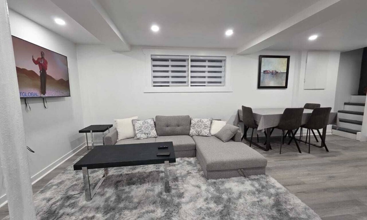 Tetreaultville Apartment | 10 min from Place Versailles. Superb 2-bedroom apartment