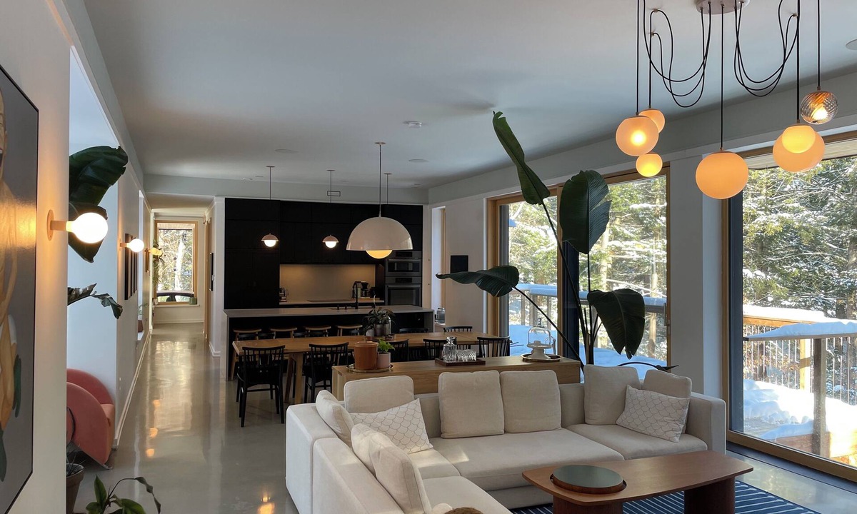 Les Collines-de-l'Outaouais Regional County Municipality House | 110 Wood Smoke - Modern Wilderness Lakehouse only 6 minutes to Edelweiss Ski