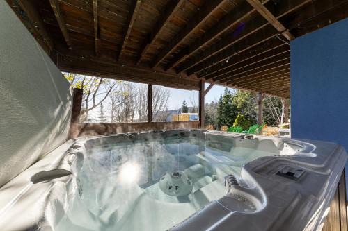 Petite-Riviere-Saint-Francois Ski Chalet | 14 guests with SPA - Chalet LaPaix-Ski