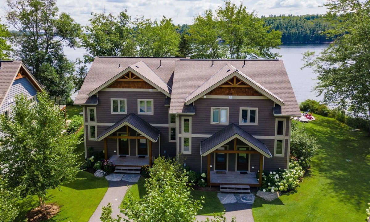 Muskoka Lakes Villa | 2 bed 1.5 bath Villa on Lake Muskoka