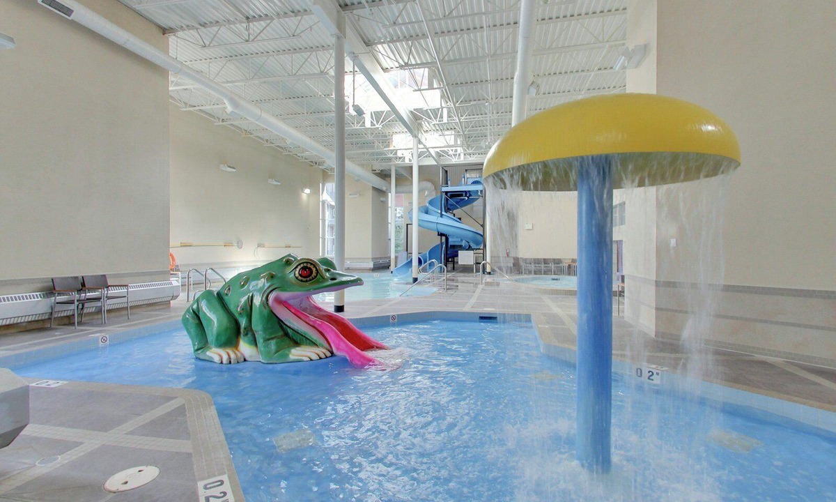 Canmore House | 2 Bed Condo with Mountains Views, Pool/Hot Tub!
