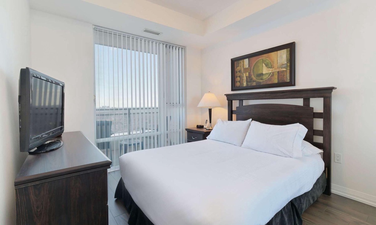 Henry Farm Apartment | 2 Bedroom/2 Bathroom Suite