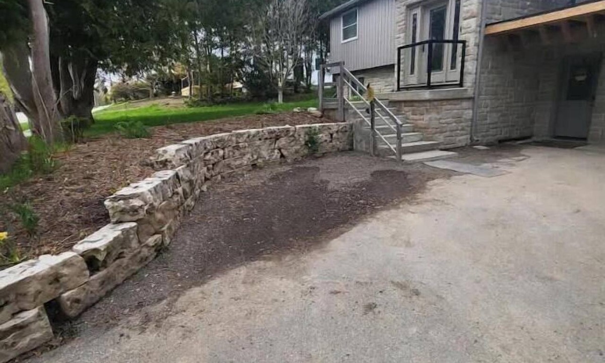 Salem Apartment | 2 bedroom apartment close to downtown Elora, Pet Friendly.