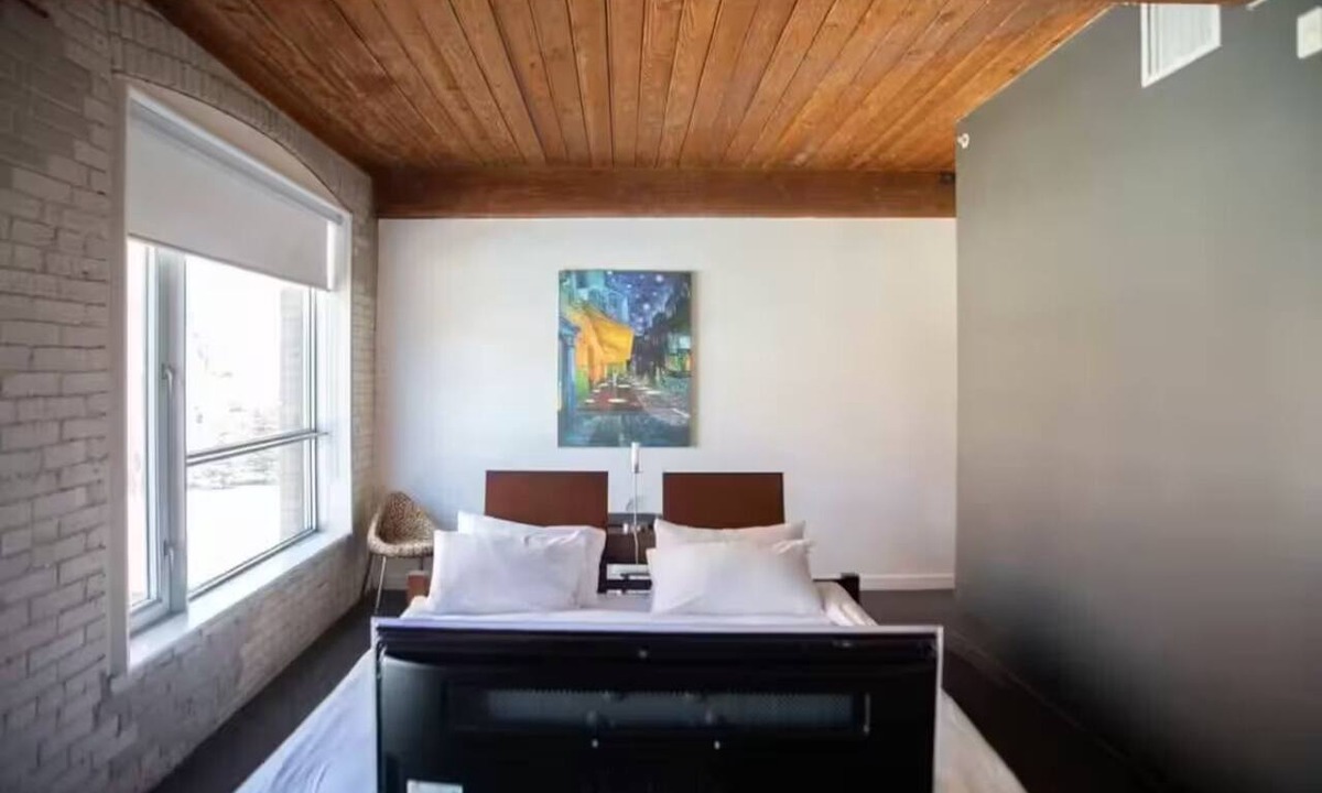 Grange Park Hotel | 2-bedroom hotel in peaceful Toronto with comfortable AC rooms
