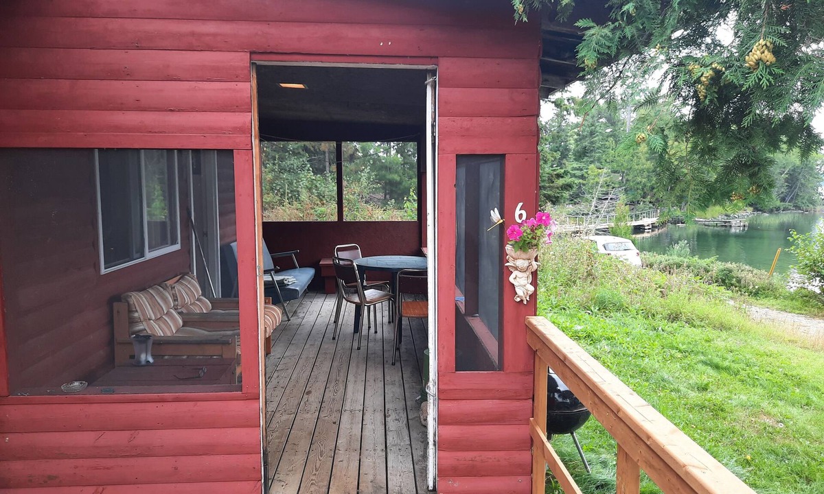 Sioux Narrows Nestor Falls Cabin | 2 bedroom lakefront cabin on Crow Lake #6 Bull Moose Lodge