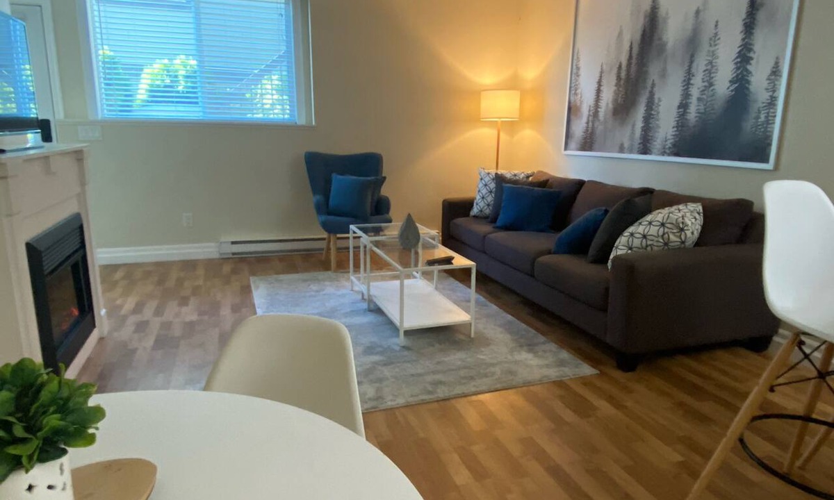 Upper Ten Oaks House | 2 bedroom private Ledgeview mountain suite