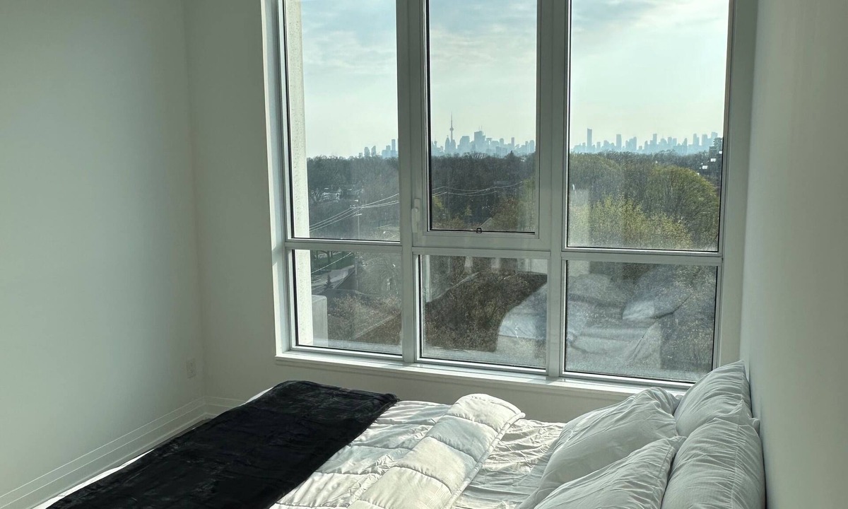 Woodbine - Lumsden Condo | 2 BEDROOM WITH CLEAR VIEWS OF THE TORONTO SKYLINE 2KMS FROM WOODBINE BEACH