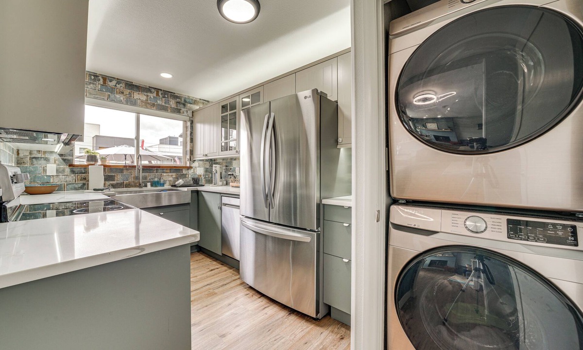 Alki Apartment | 2 Blocks to Beach Park: Cozy Seattle Townhome