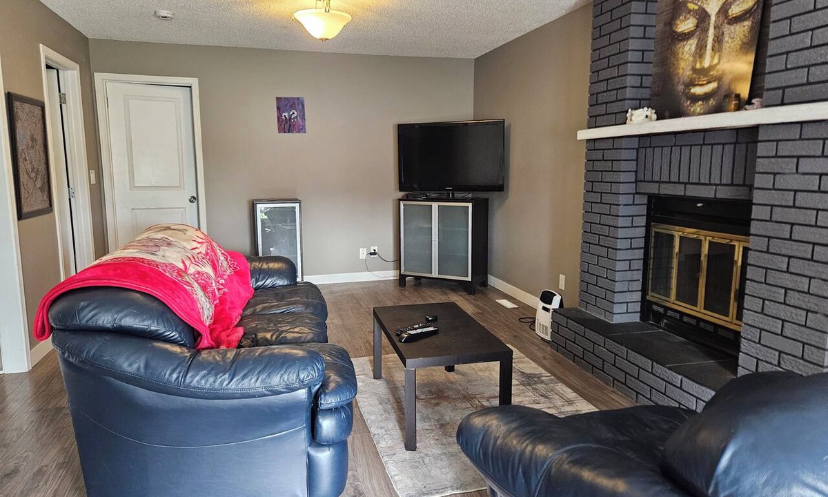 Northwest Calgary House | 2 level self contained suite