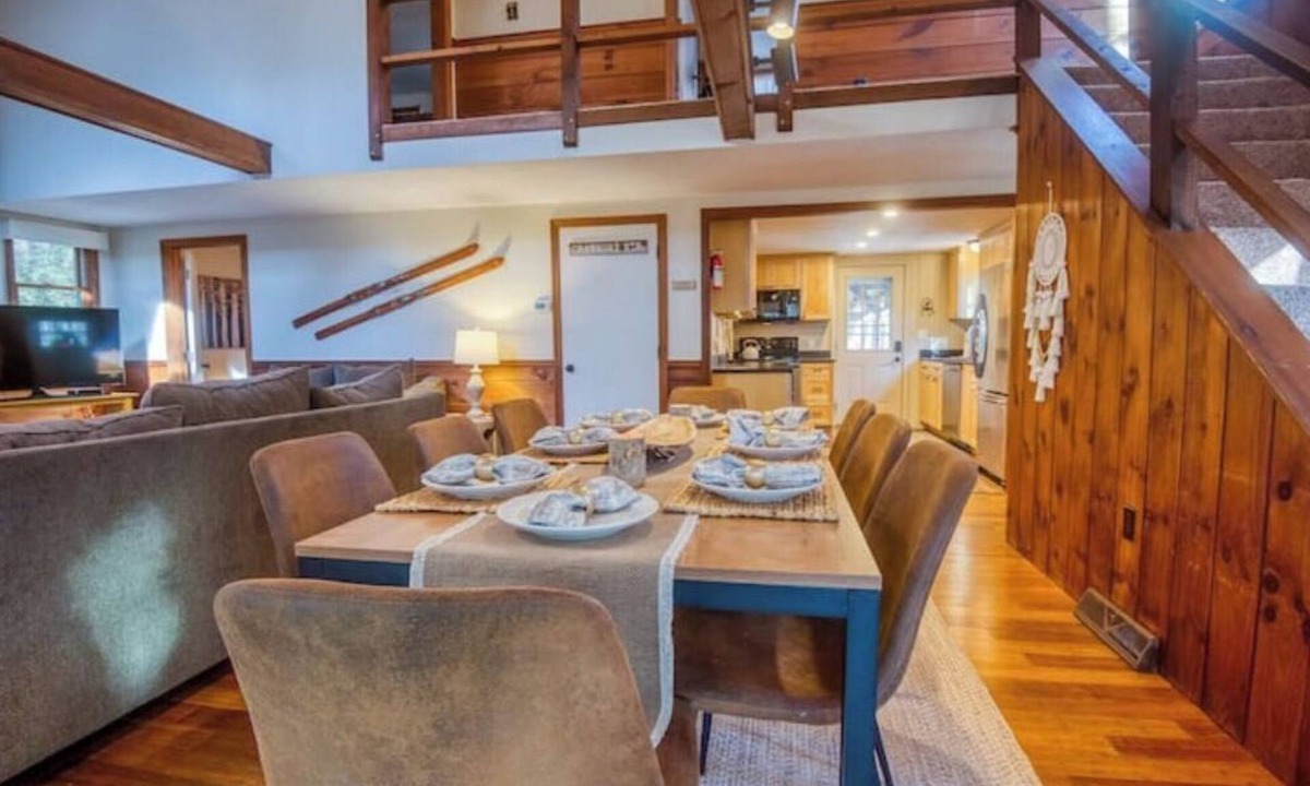 North Conway House | 2 mi to downtown North Conway. Gameroom. Close to Echo Lake, Storyland, Aquarium
