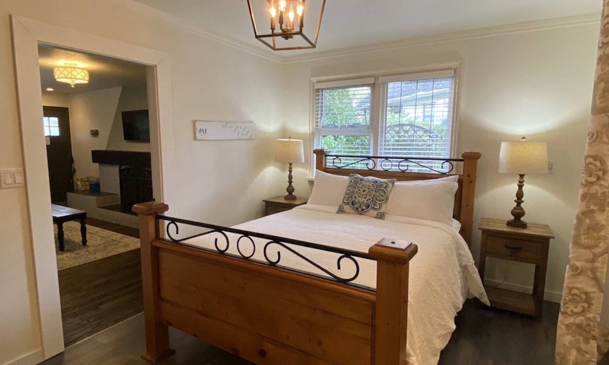 Harrison Hot Springs Hotel | 2 person jacuzzi suite with fireplace and kitchenette, 2 minute walk to the lake