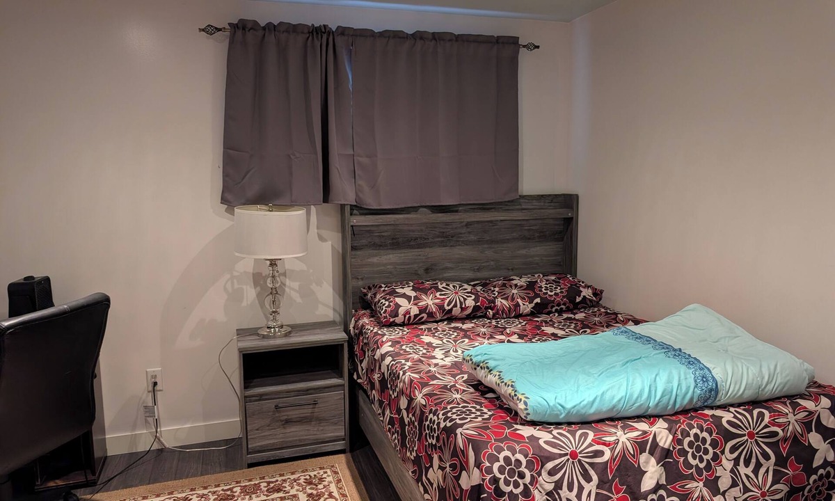 Southwest Edmonton House | 2-Room Suite in South Edmonton