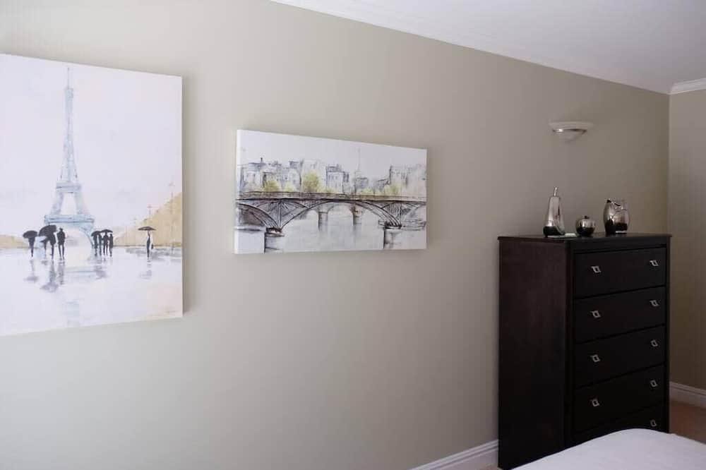 Downtown Halifax Apartment | 220 Deluxe Downtown Apartment with AC