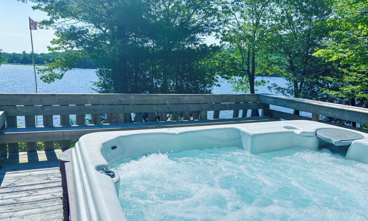 Baysville Cottage | 230' Lakefront, Hot Tub, Canoe/SUP, Fire, Dog OK