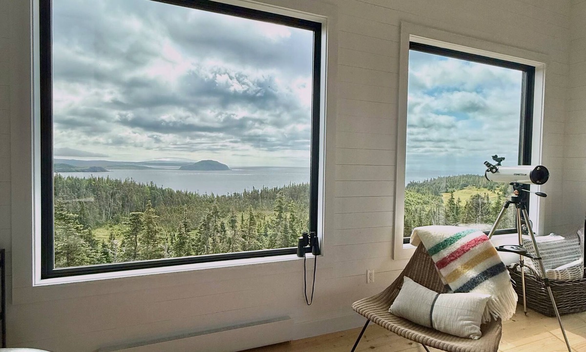 Terra Nova House | 2BR Architect-Designed Oceanview Escape With Deck