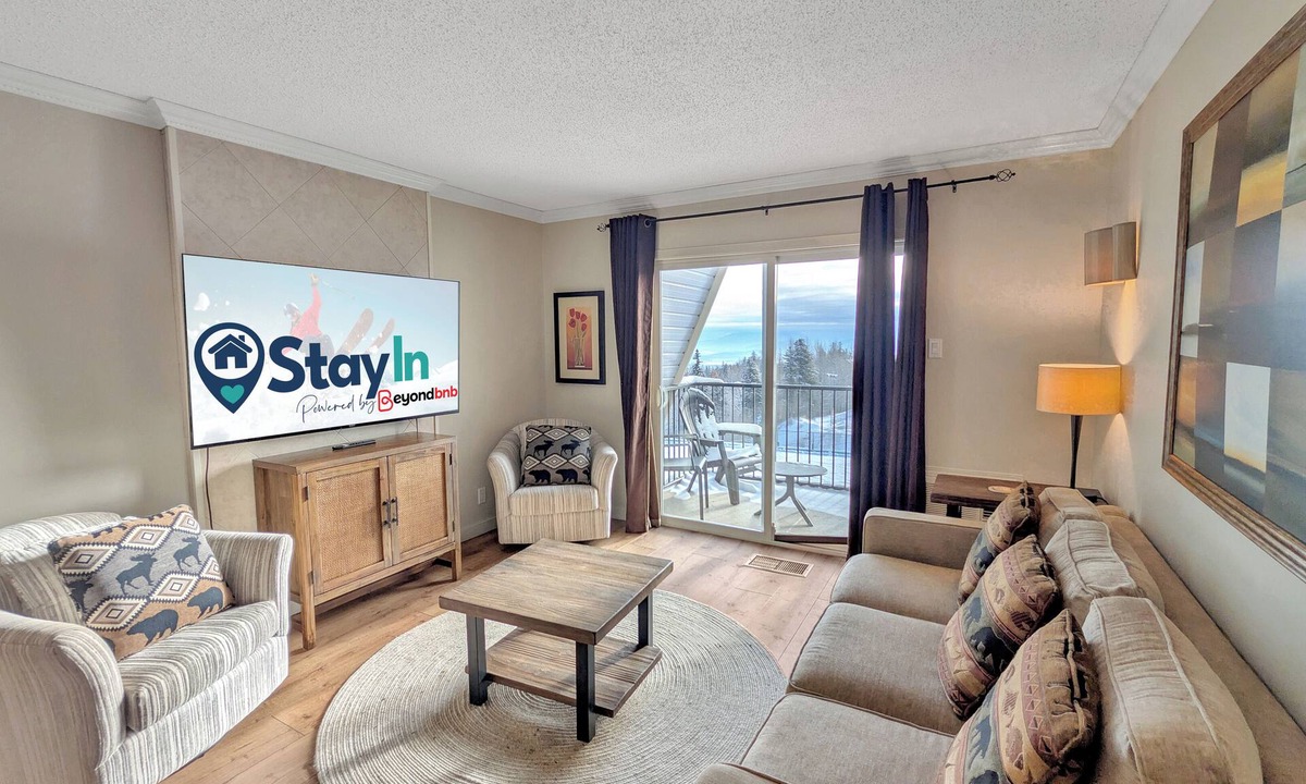 East Kootenay Apartment | 2BR Rocky Mountain Condo – Steps from Slopes