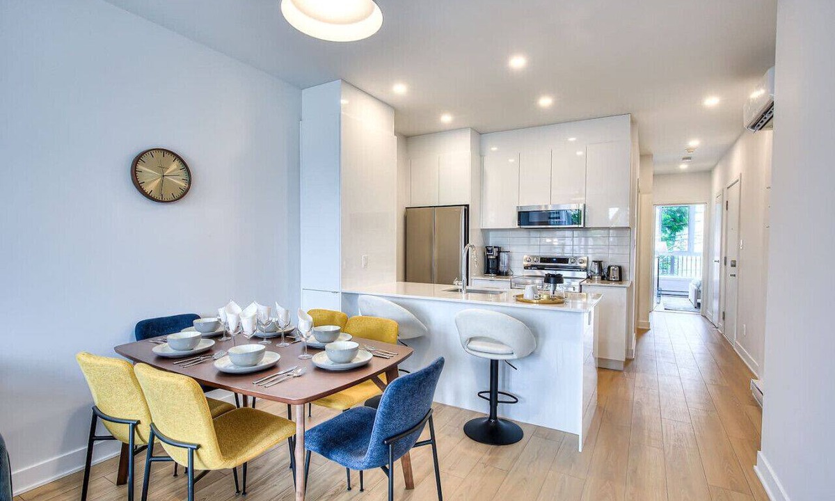 Tetreaultville Apartment | 2br Top Montreal Apt for Chic and Cozy Traveler