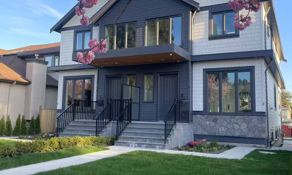 Arbutus Ridge House | 3 bed all with ensuite, free parking, minutes to downtown, beaches