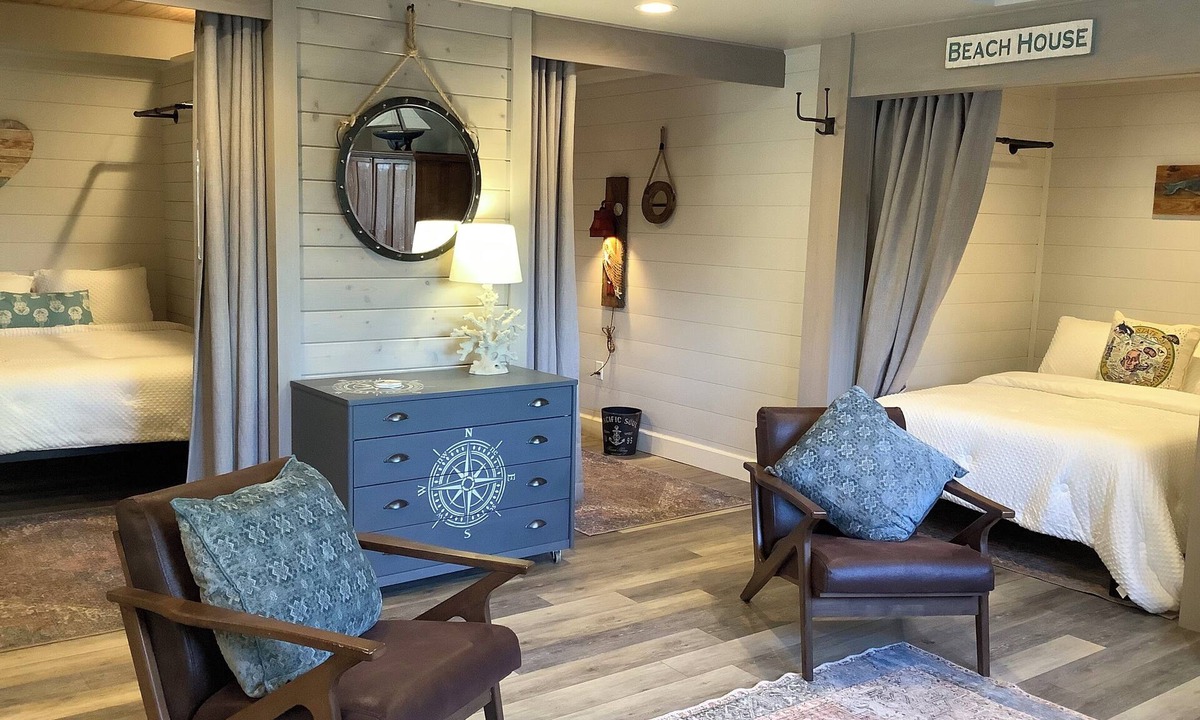 Brinnon Cabin | 3-bedroom apartment, beautiful marina views in Brinnon w/pool & hot tub access