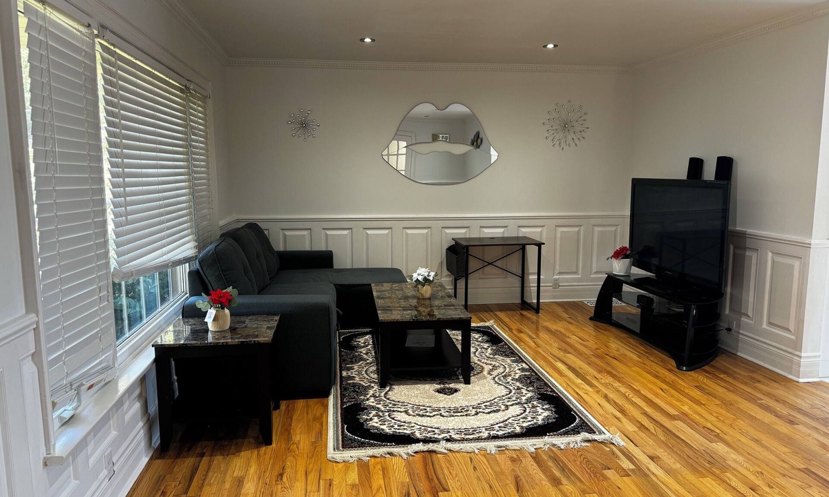 King House | 3-bedroom house in charming King City with AC, WiFi. Enjoy your stay