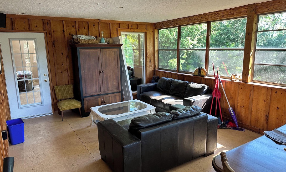 Port Franks House | 3 Bedroom river front cottage in Port Franks