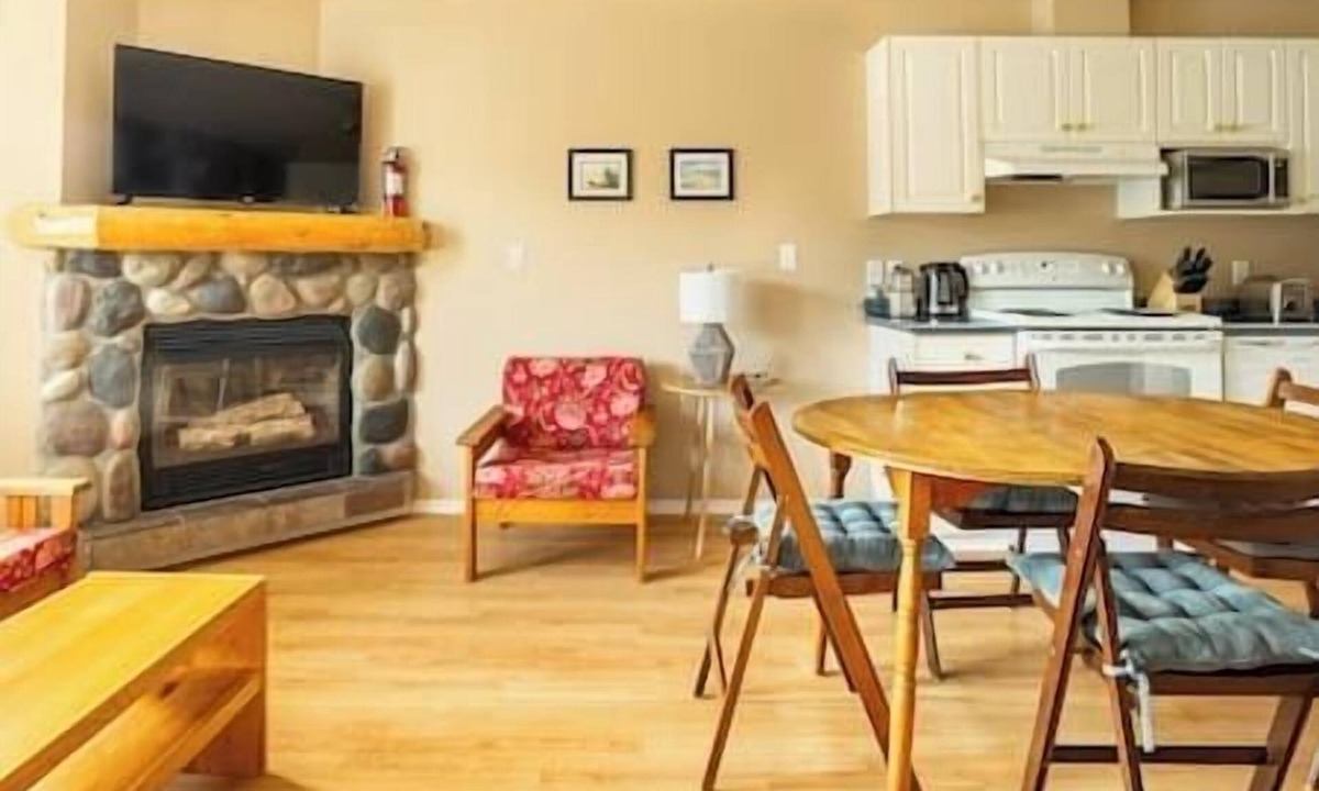 Fernie Apartment | 3 Level Condo - Nr Alpine Resort - Free Parking