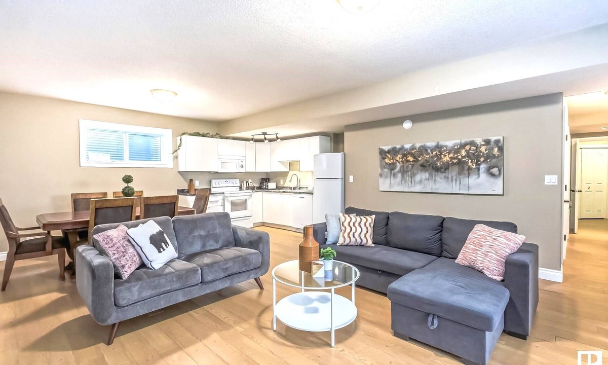 West Edmonton House | 3BR Ravain Suite In Upscale Area Donsdale Near Henday - Discounted Monthly Rate!