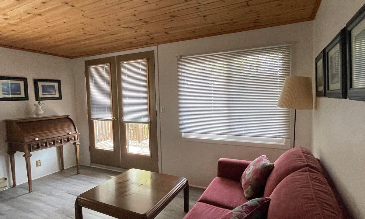 Algonquin Highlands Cottage | 4 Bedroom Cottage on Raven Lake in Dorset, Muskoka, Ontario Canada