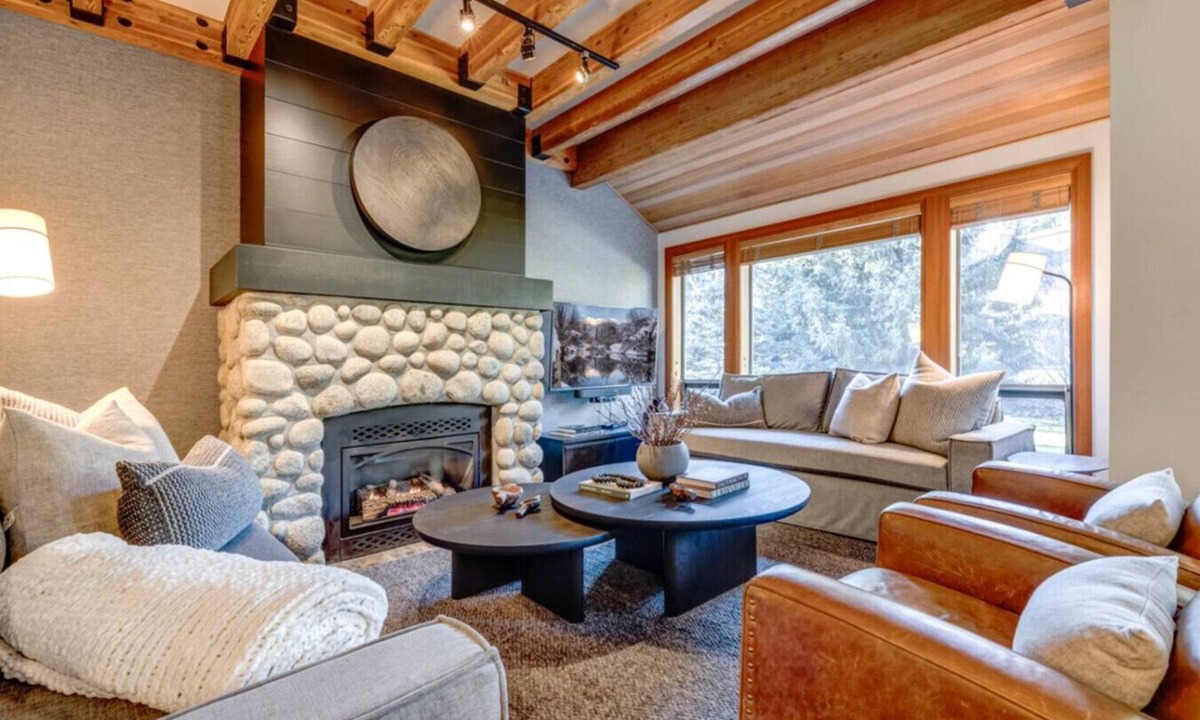 Village North Villa | 4BD Village Townhome/Private Hot tub