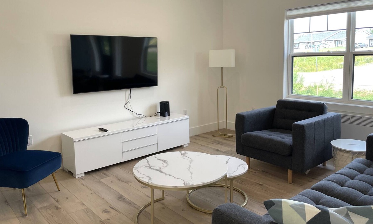 North Rustico House | 5 Bedroom, 2 Bathroom Executive Home In The Heart Of North Rustico