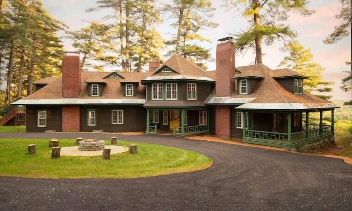 Tuftonboro House | 60-Acre Historic Mountain Estate with 10 bedrooms