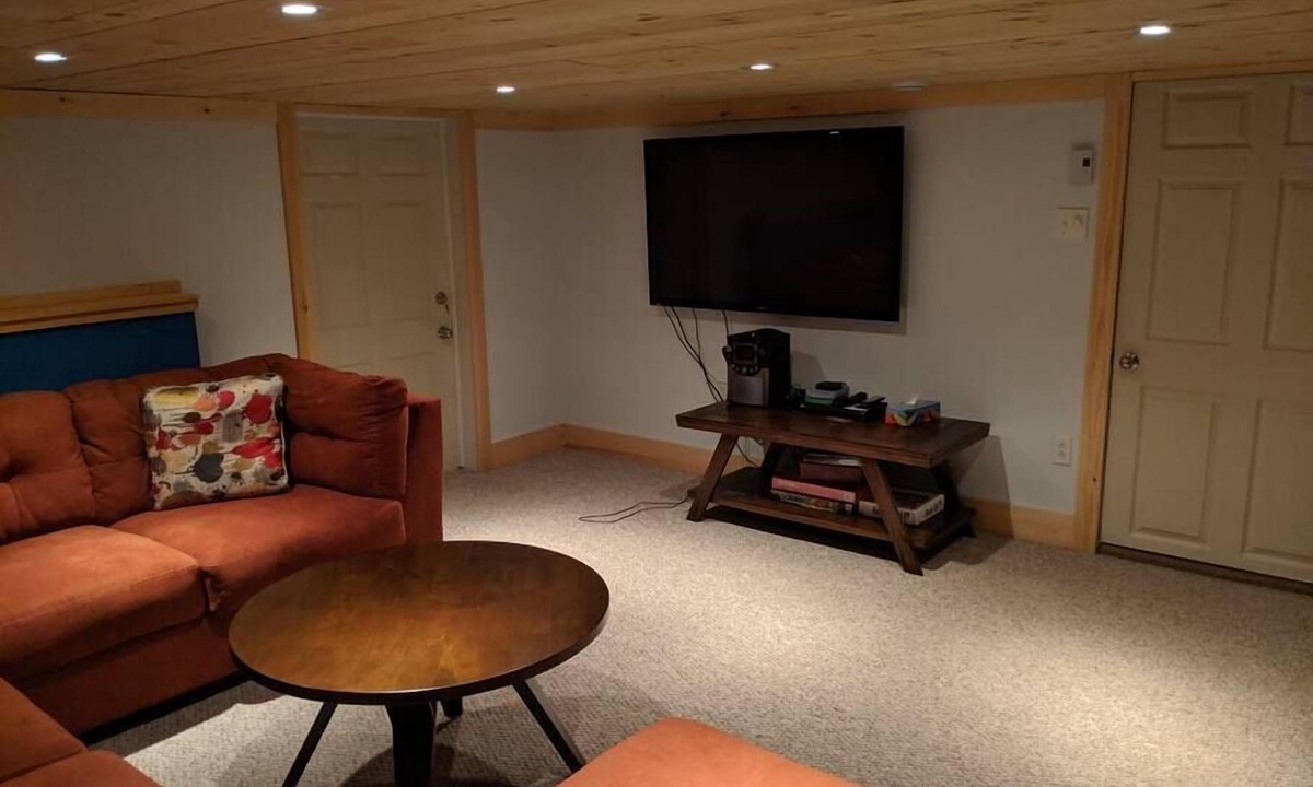 Humber Village Ski Chalet | 7 Hillside Drive - Humber Valley Resort