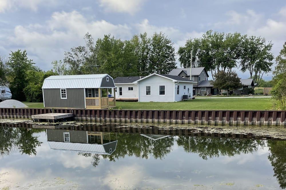Harwich House | A cottage on a canal w/great hunting , fishing (86 Bayview Ave Shrewsbury)