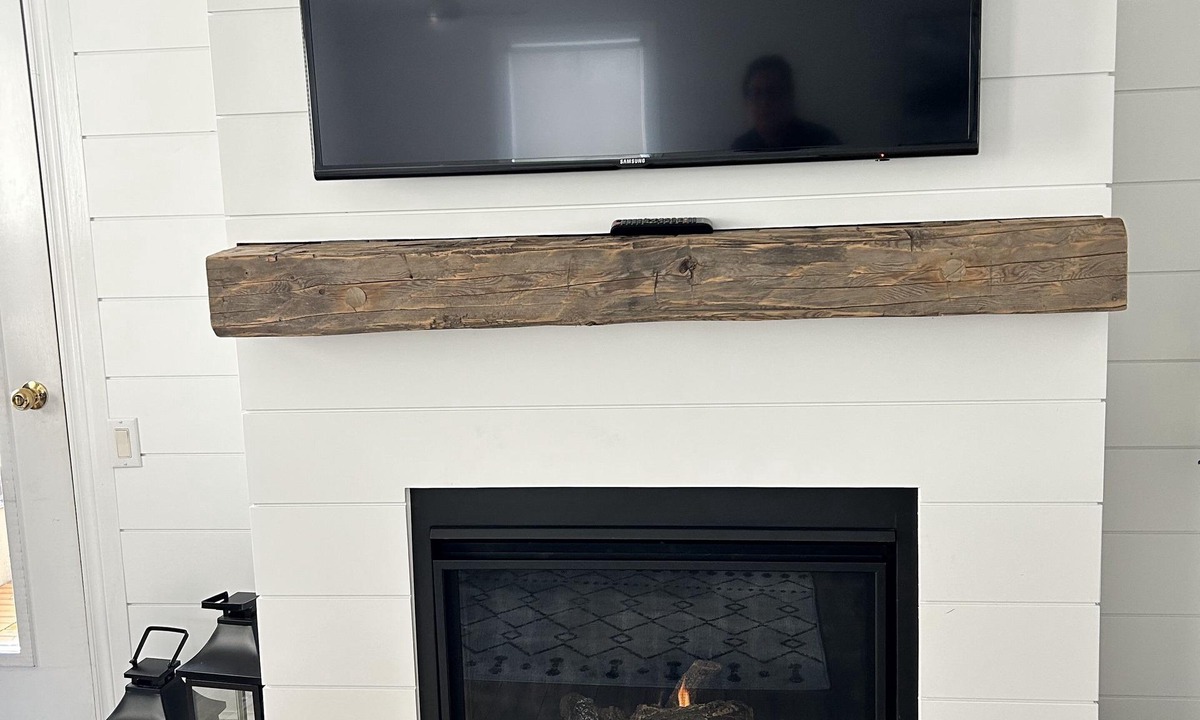Collingwood House | A gorgeous Coach House located in Downtown Collingwood close to Blue Mountain