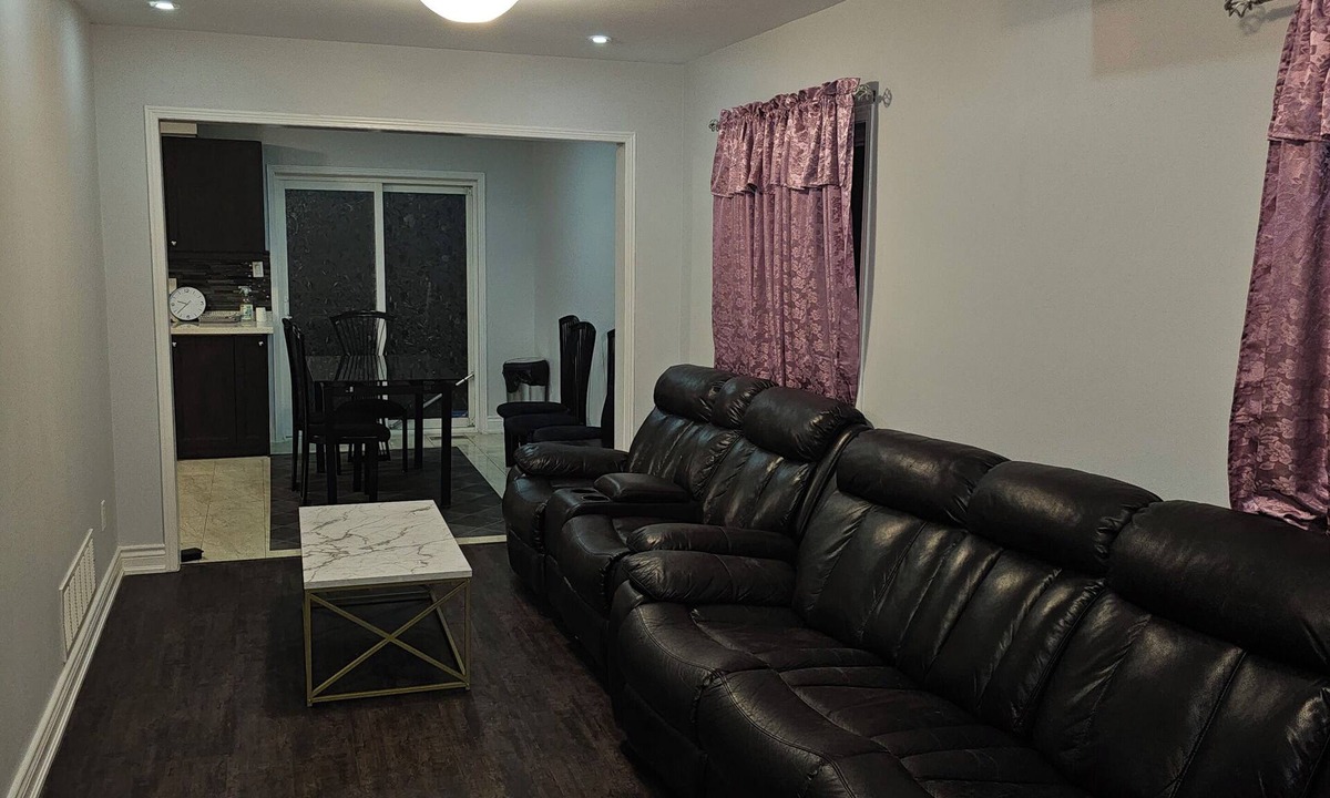 Markham House | A home for a getaway Located in markham with 3 bedrooms and 3 washrooms .