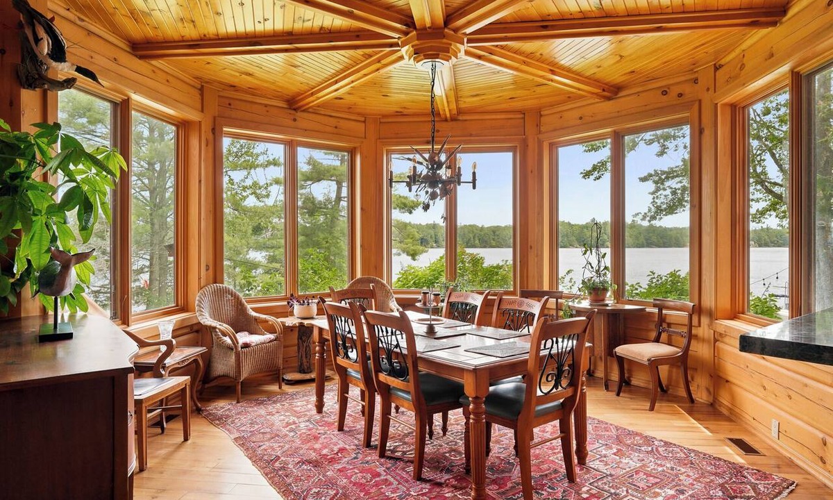 Torrance Cottage | A lakeside retreat along the shores of Clear Lake