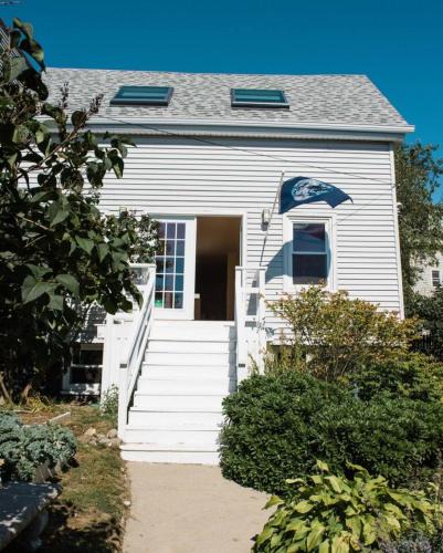 Munjoy Hill House | A Peaceful Oasis on Munjoy Hill - 4br2ba House & Parking