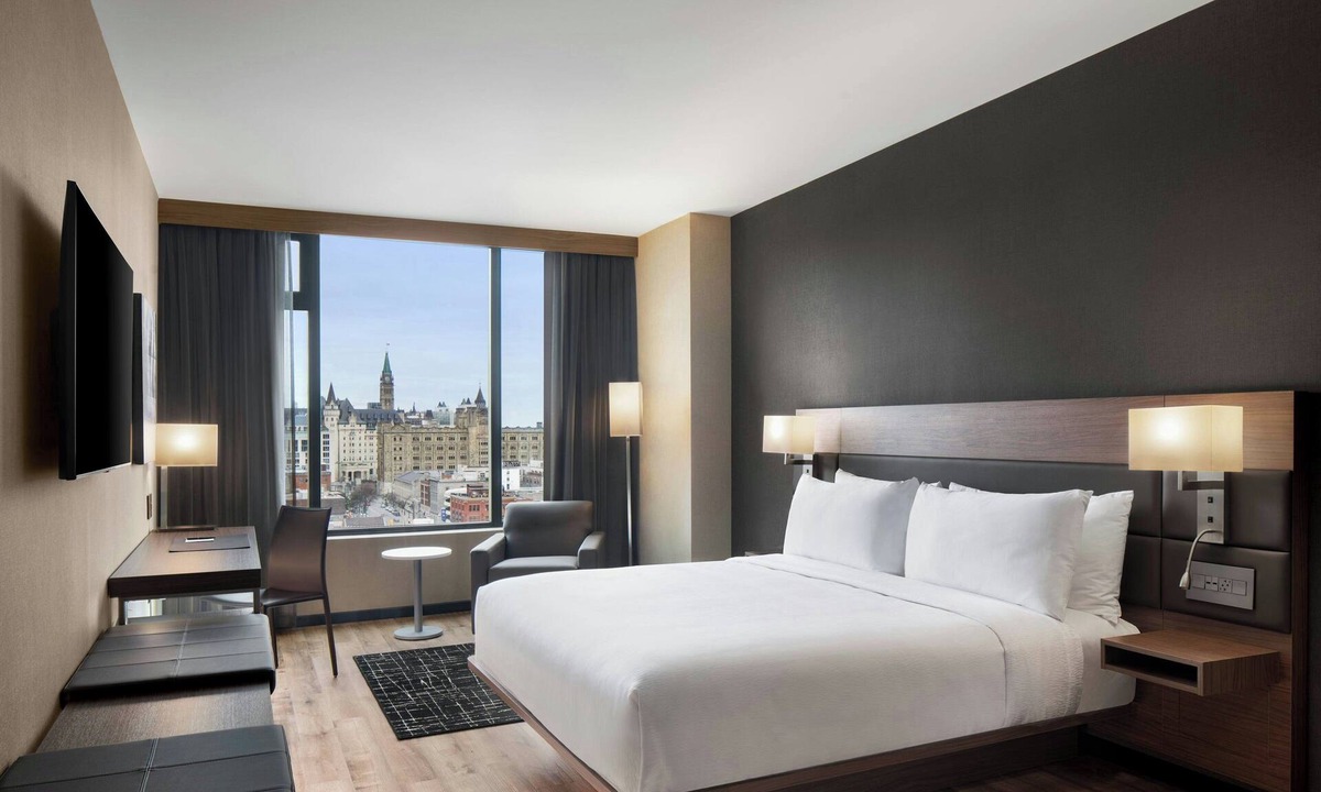 Downtown Ottawa Hotel | AC Hotel BY Marriott Ottawa Dwtn