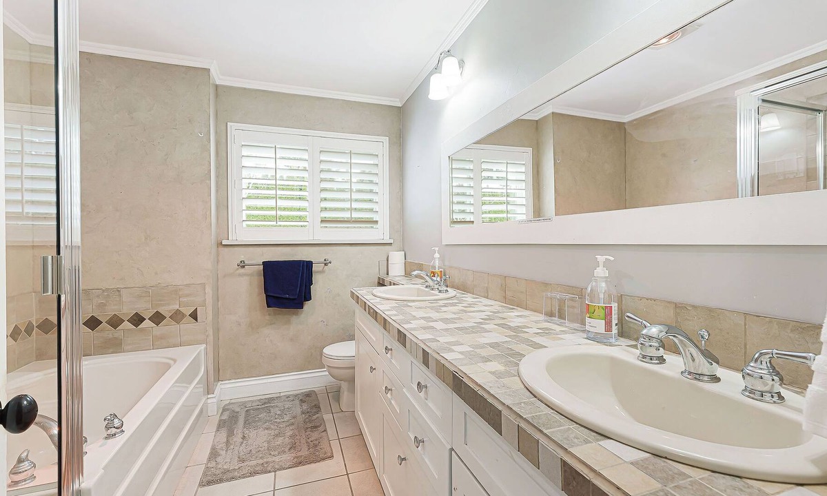 Surrey House | Acreage Idyll: An Elysian Haven