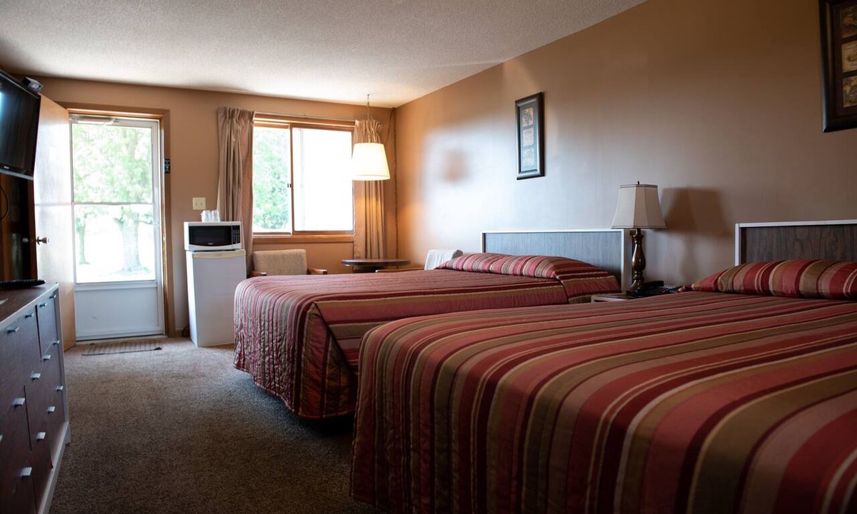 Ruthven Hotel | Adams Golden Acres Motel