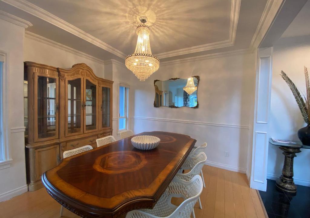 New Westminster Apartment | ADM House