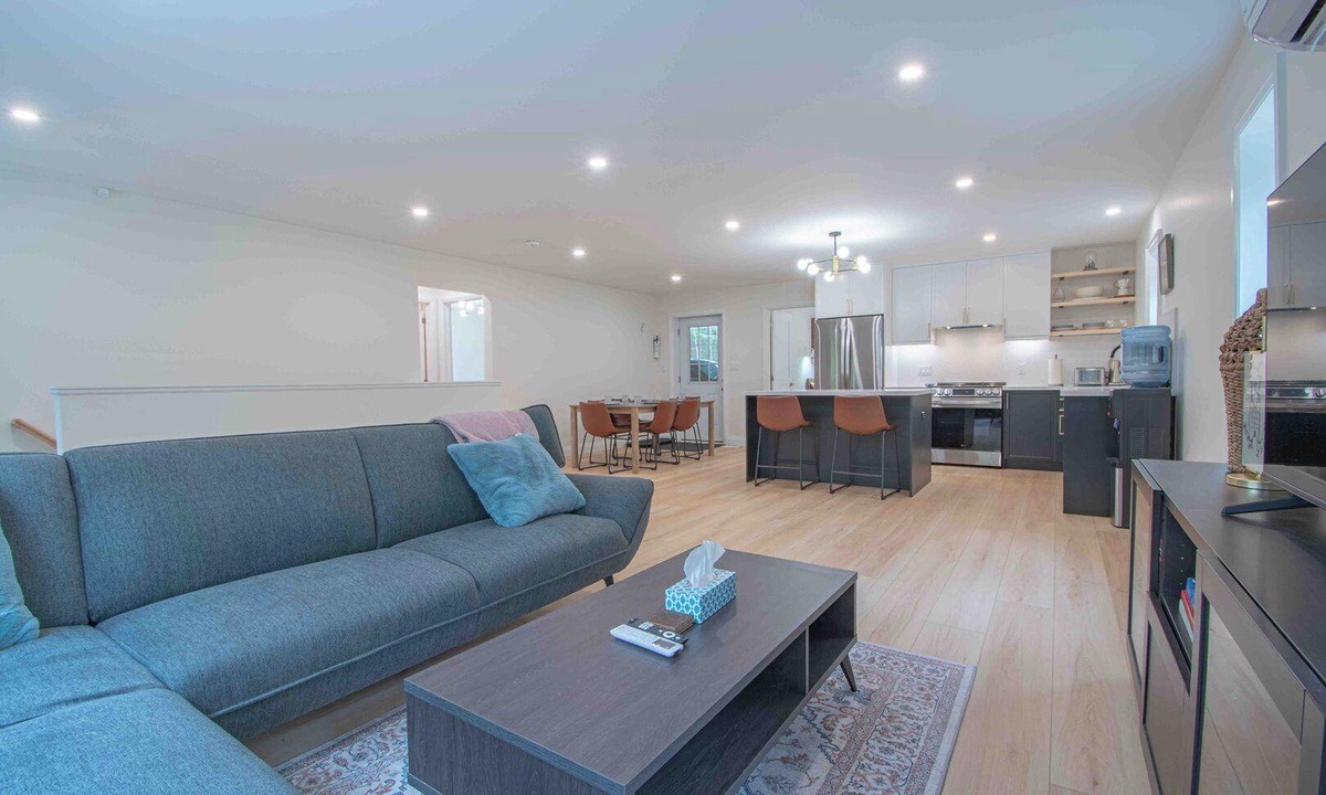 Armour Cottage | Adventure Awaits - Three Bedroom Cottage, Sleeps 6
