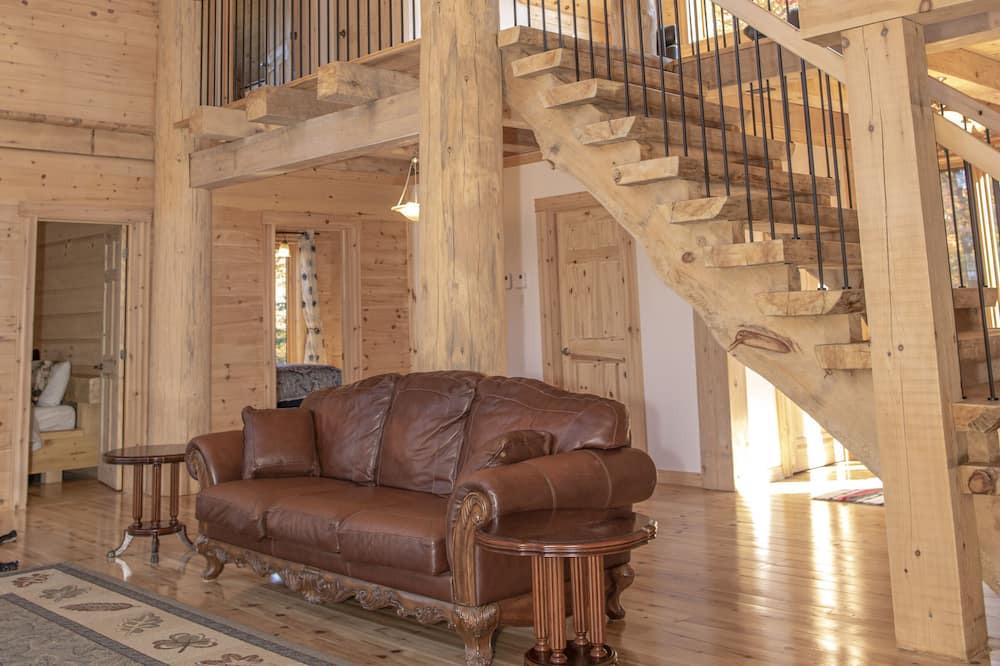 Wentworth-Nord Ski Chalet | Alaskan Chalet-Love Nature