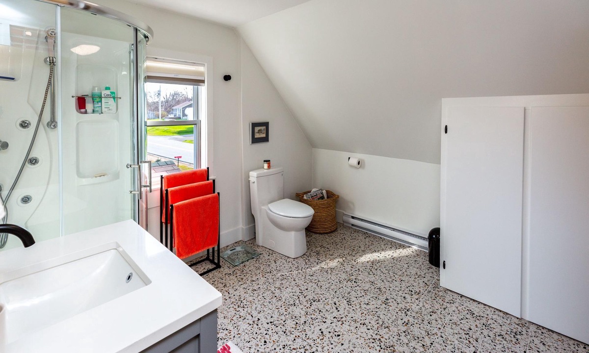 Gold River Cottage | All Season Oceanfront Getaway