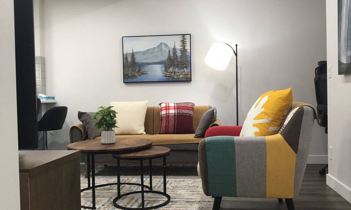 Silverado Apartment | Almost Heaven- Near Spruce Meadows, Banff - Sleeps 8