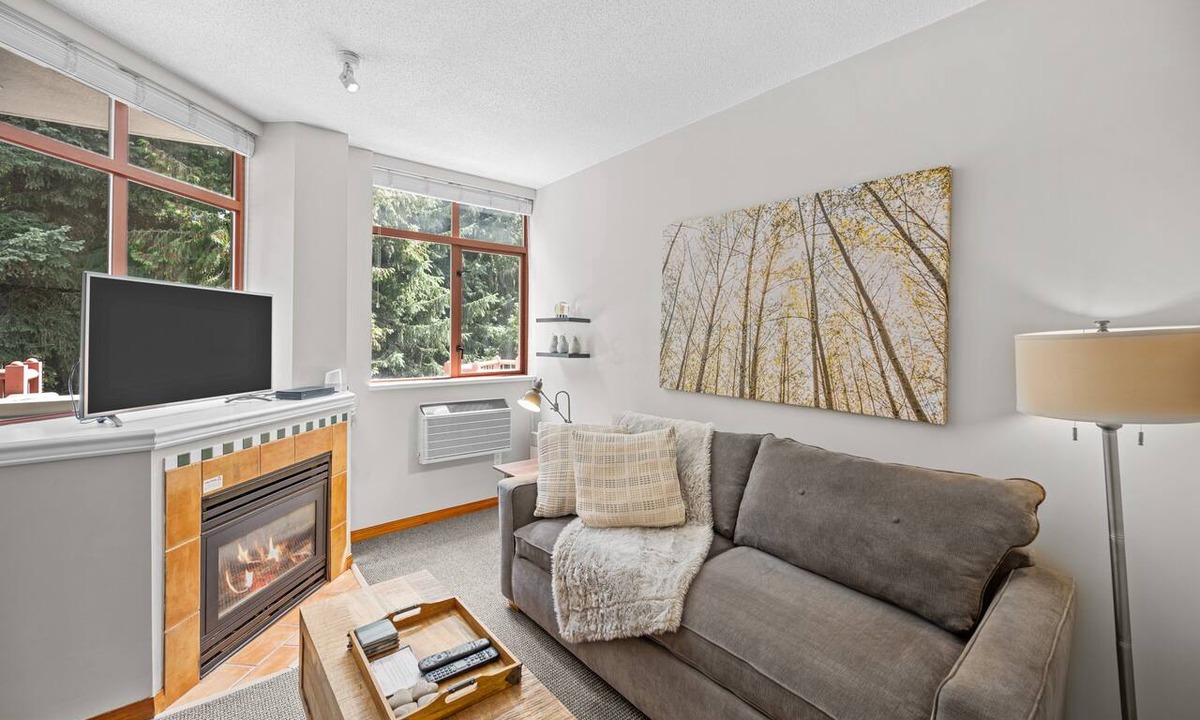 Village North Apartment | Alpenglow Lodge Cozy Studio with Den by MVA