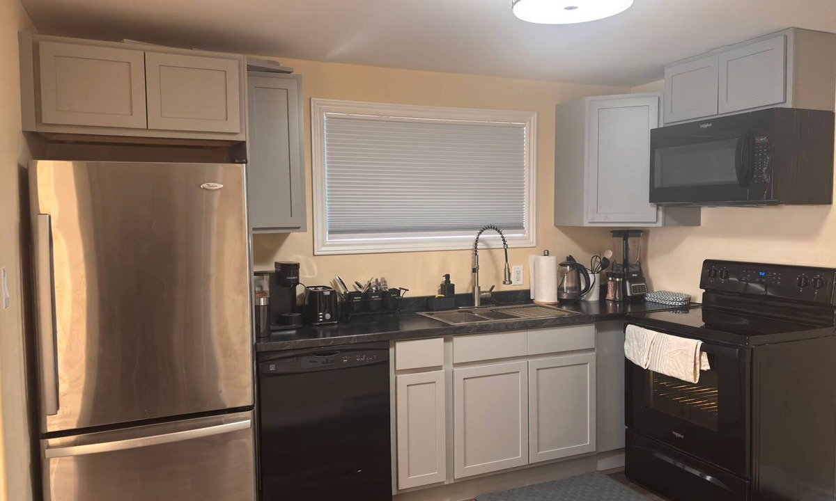 Mount Pearl Apartment | Amazing 1 Bed apartment in an excellent location